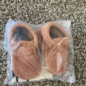 Freshly Picked Moccasins size 5